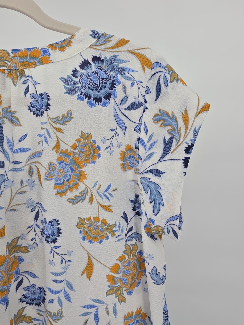 41 Hawthorn Morey Split Neck Floral Blouse | Size Large | NWOT - Picture 9 of 10